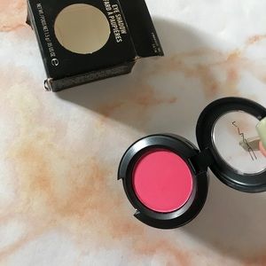 Embrace me MAC eyeshadow